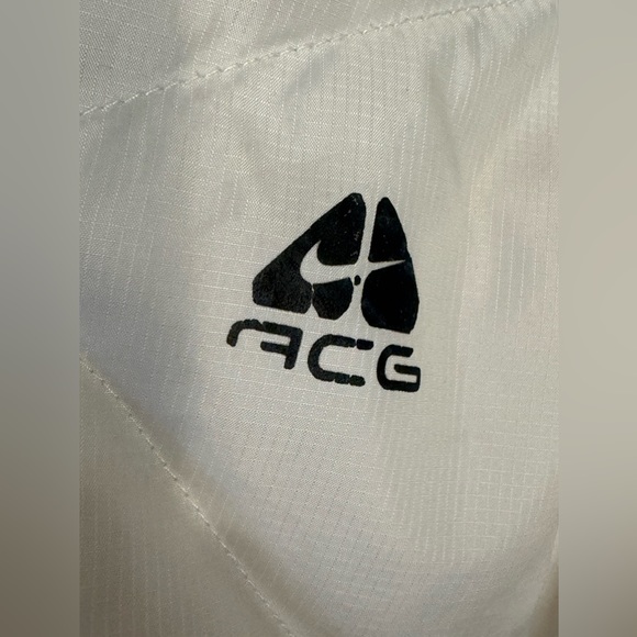 Vintage Y2K Nike ACG White Puffer Winter Jacket Size Medium - Picture 3 of 4